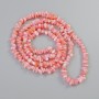 Perles de nacre teintées rose, éclats 7×2,5 mm, longueur 80 cm sur fil
