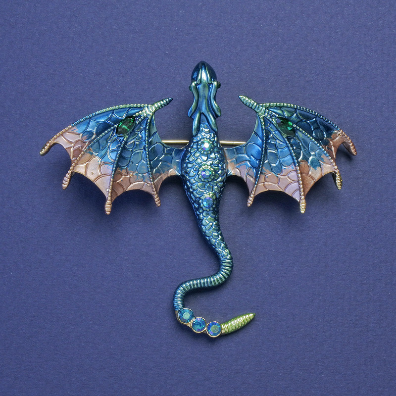 Broche-pendentif «Dragon» émail bleu et strass