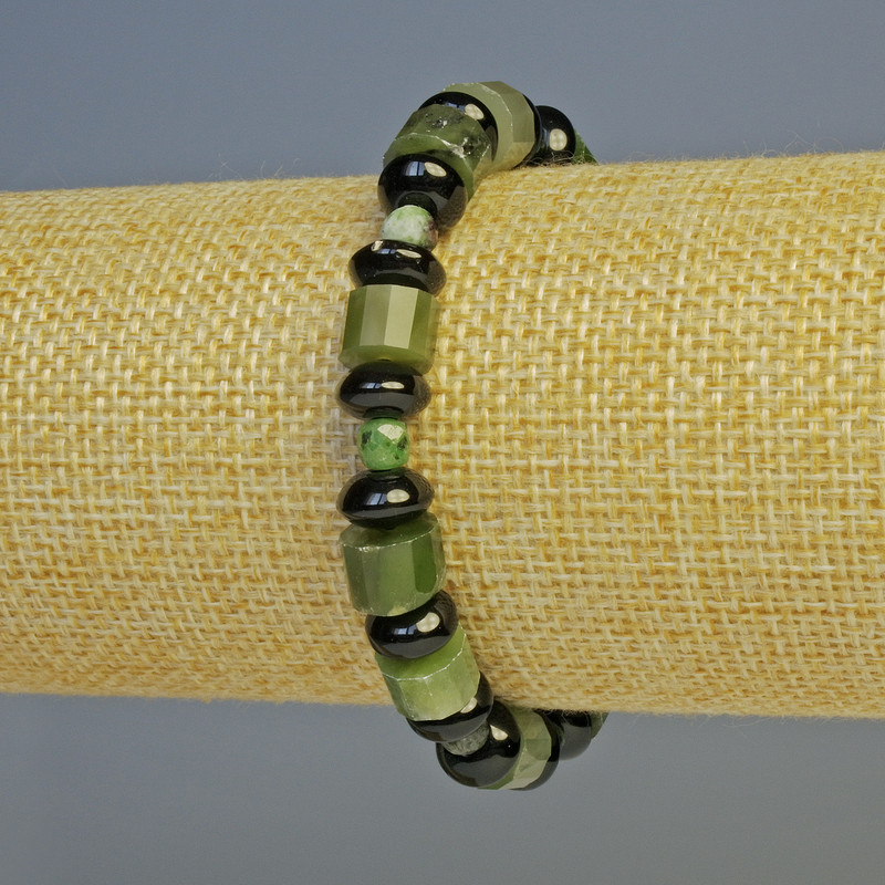 Bracelet en jadeïte, disques facettés, zoïsite facettée en cube, disque d'agate, longueur 18 cm ± élastique