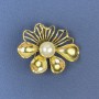 Broche fleur avec perle en métal doré 31×39 mm+