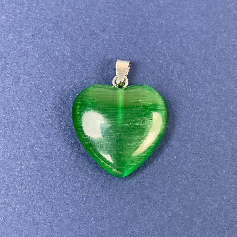 Pendentif Cœur vert œil-de-chat naturel 20×20×6×30 mm+