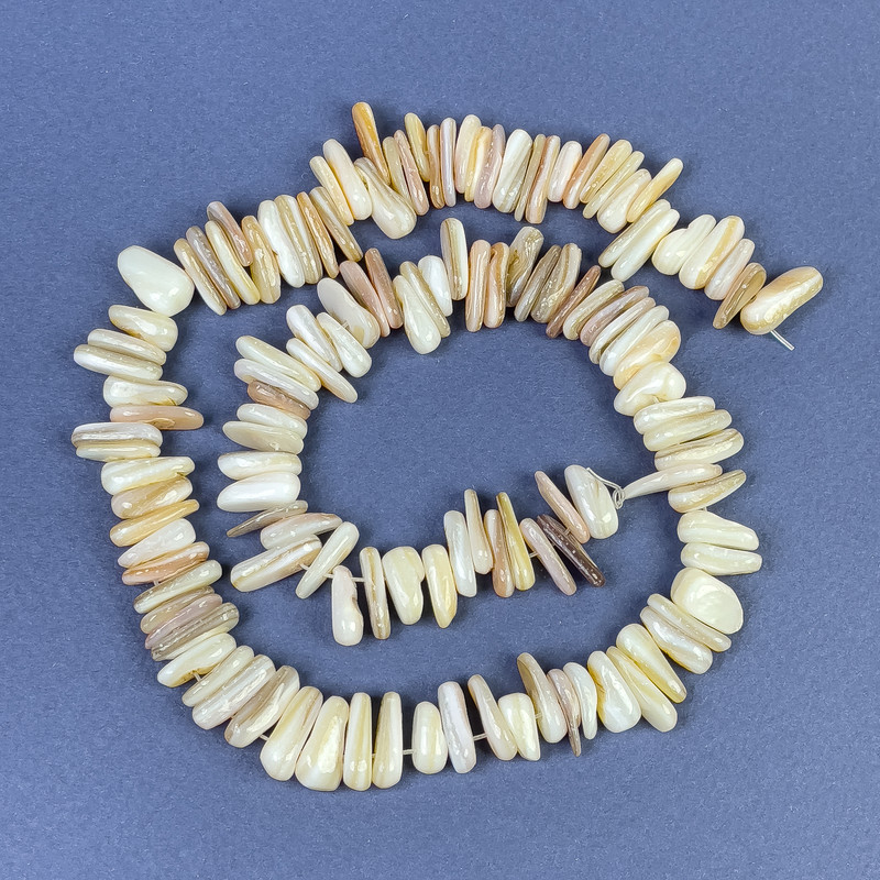 Perles d’agate en éclats 14×3-5 mm, sur fil, longueur 41 cm+