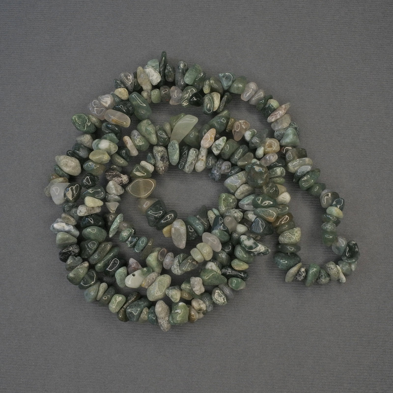 Perles chips d'agate mousse 5-10×3-5 mm sur fil, longueur 80 cm+
