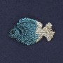 Broche Poisson bleu clair et émail blanc, métal doré, 27×42 mm+