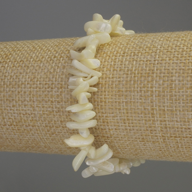 Bracelet en éclats de nacre, diamètre 7-12×2-4 mm, longueur 18 cm, extensible