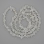 Perles de quartz blanc – éclats 5-12 × 3-5 mm, sur fil, longueur 78 cm+