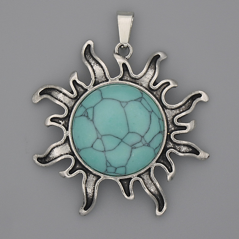 Pendentif Soleil Turquoise 39 mm ±, longueur 46 mm ±