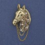 Broche 'Cheval' avec strass et perles, chaîne dorée, métal doré, 46×29 mm+