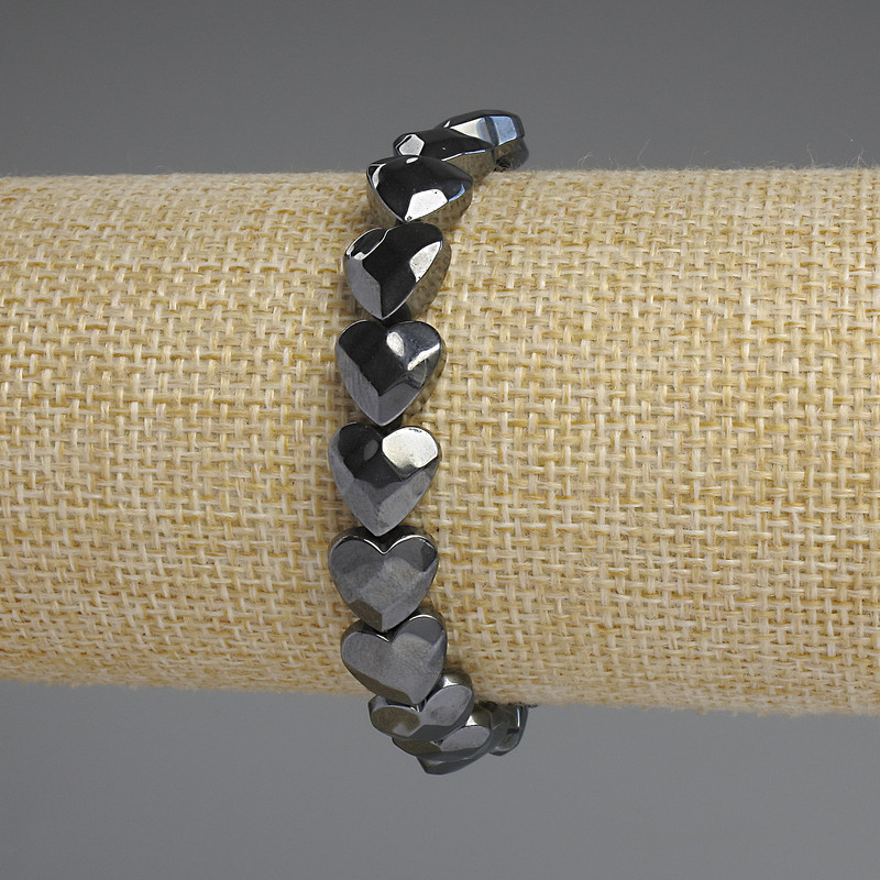 Bracelet en hématite, cœurs facettés 10×10 mm ±, longueur 18 cm ±, élastique