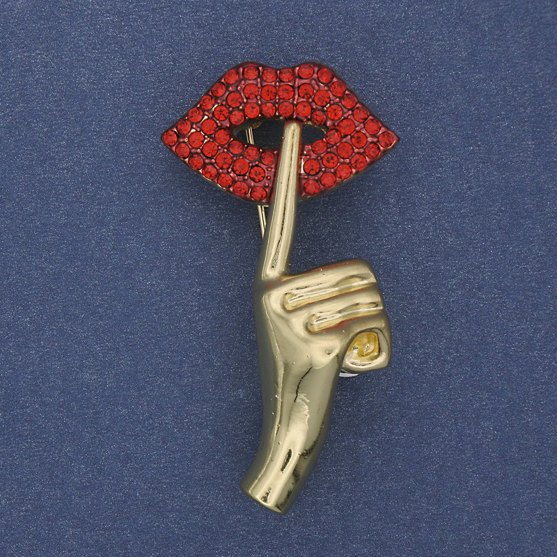 Broche Accent, strass rouges, métal doré, 45×24 mm+