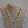 Collier en chrysoprase et olivine, perles facettées, diamètre 9,5×8 mm ±, perles de rocaille 3 mm ±, longueur environ 50 cm ± avec fermoir
