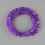 Perles de sugilite en cube 6,5-7,5 mm sur fil 38 cm +/-