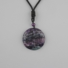 Pendentif « Arbre de vie » en fluorite, diamètre 36 mm ±, sur cordon noir réglable, longueur 78 cm+