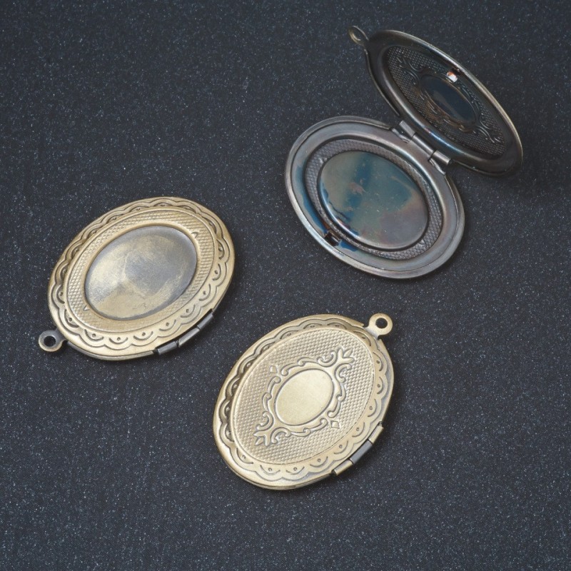Fourniture : pendentif secret à fermoir couleur bronze 3 × 2,4 cm