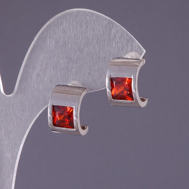 Boucles d'oreilles à cristaux rouges 13 × 9 mm