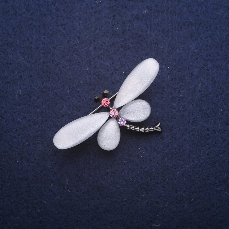 Broche libellule blanche 45 × 25 mm