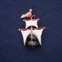 Broche Navire émaillée blanc et noir 30×44 mm métal jaune