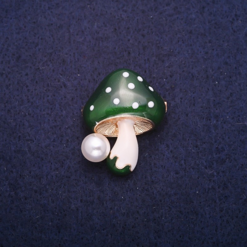 Broche «Champignon» chapeau vert 22×28 mm, couleur métal «or»