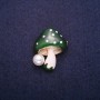 Broche «Champignon» chapeau vert 22×28 mm, couleur métal «or»