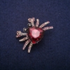 Soldes ! Broche Crabe avec cristaux couleur framboise, métal gris 27×37 mm