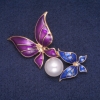 Soldes ! Broche Papillons émaillée avec perle centrale, métal doré 50 x 65 mm