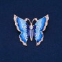 Broche Papillon, strass blancs, émail bleu clair et bleu, métal doré, 47 × 52 mm +