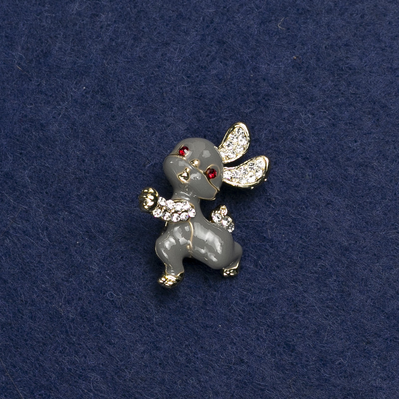 Broche Lapin doré en métal, émail et strass 24×21 mm +