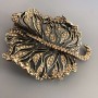 Broche Feuille en strass dorés, métal doré 58 x 72 mm