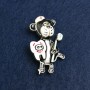 Broche Ours Dentiste doré en métal et émail 50 × 30 mm +
