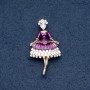 Broche «Fréline» émail violet, métal couleur or, 30×55 mm