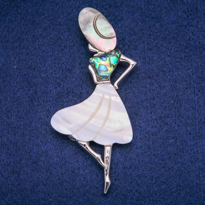 Broche-pendentif Madame avec pierre nacrée et haliotite 37×85 mm