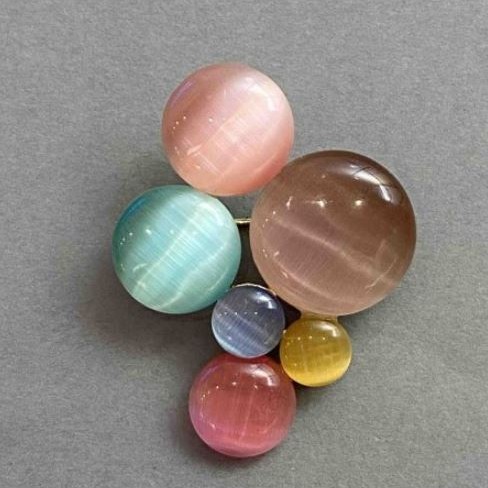 Broche Accent, pierre œil de chat multicolore, métal argenté 45×35 mm