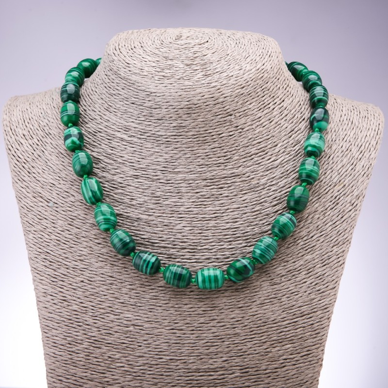 Collier en malachite (pressé), diamètre 10×14 mm ±, longueur 45 cm ±