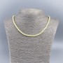 Choker en nacre naturelle teintée jaune clair