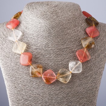Collier en calcédoine en forme de losange, longueur 45 cm, diamètre 20 x 20 mm